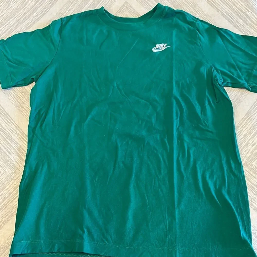 Nike Boys Green Embroidered Logo T-Shirt - Size XL